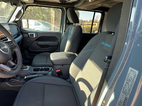 Used 2025 Jeep Wrangler Unlimited Rubicon 4xe w/ Convenience Group image 17