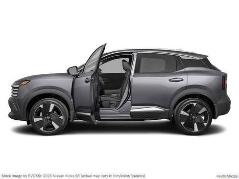 Certified 2026 Nissan Kicks SR FWD image 1