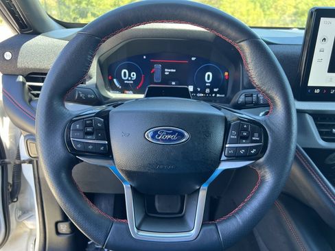 Used 2025 Ford Explorer ST-Line w/ Premium Package RWD image 11