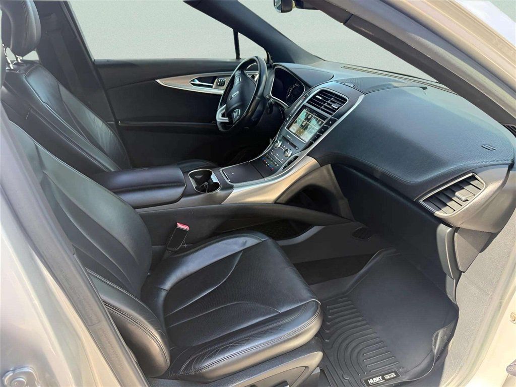 Used 2016 Lincoln MKX Reserve w/ Technology Package AWD/4WD image 16