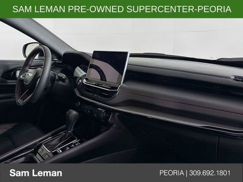 Used 2025 Jeep Compass Trailhawk w/ Trailhawk Convenience Group AWD/4WD image 26