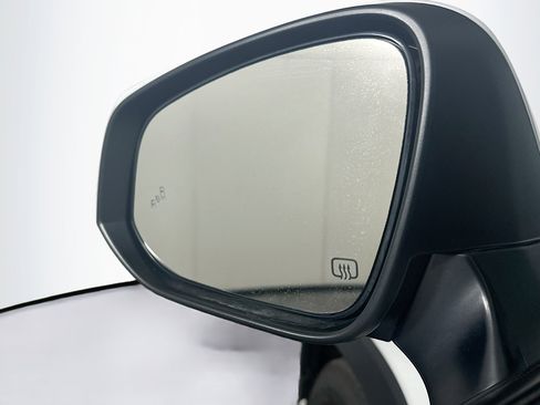 Used 2024 Toyota Corolla Cross LE image 16