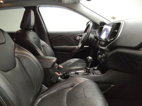 Used 2019 Jeep Cherokee Limited image 21