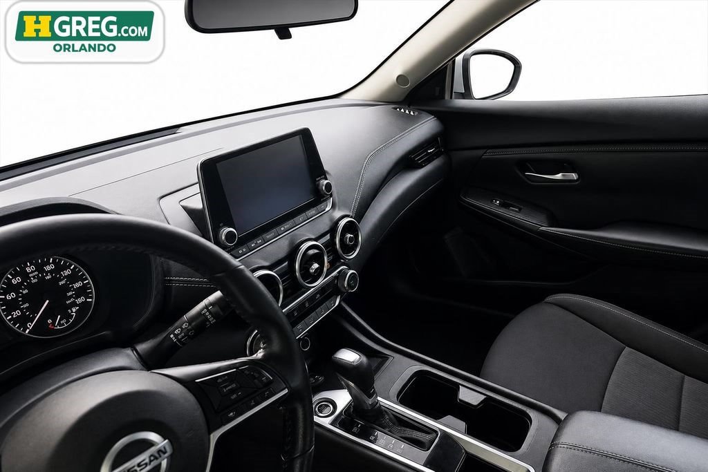 Used 2022 Nissan Sentra SV FWD image 12