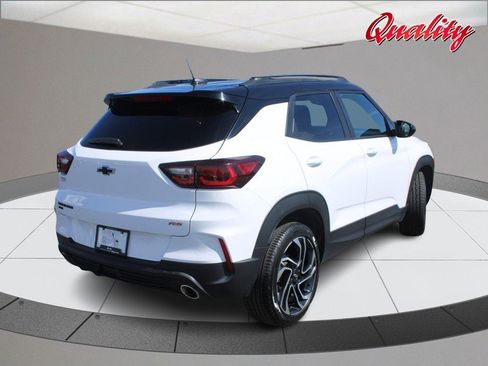 Used 2024 Chevrolet TrailBlazer RS image 3