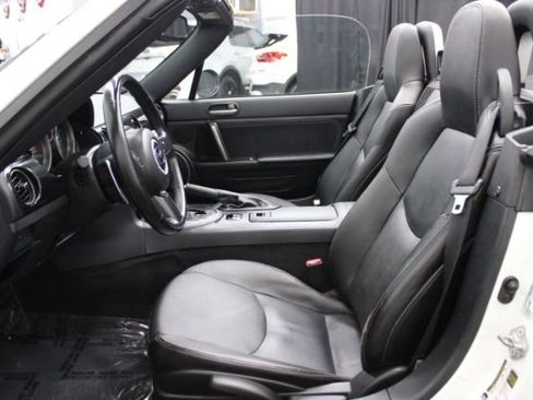 Used 2014 MAZDA MX-5 Miata Grand Touring w/ Premium Package image 11