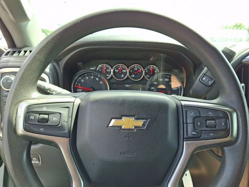 Used 2020 Chevrolet Silverado 1500 LT AWD/4WD image 18