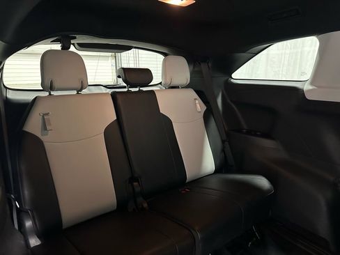 Used 2025 Toyota Sienna XSE image 59