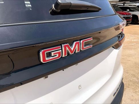 Used 2025 GMC Acadia Elevation FWD image 30