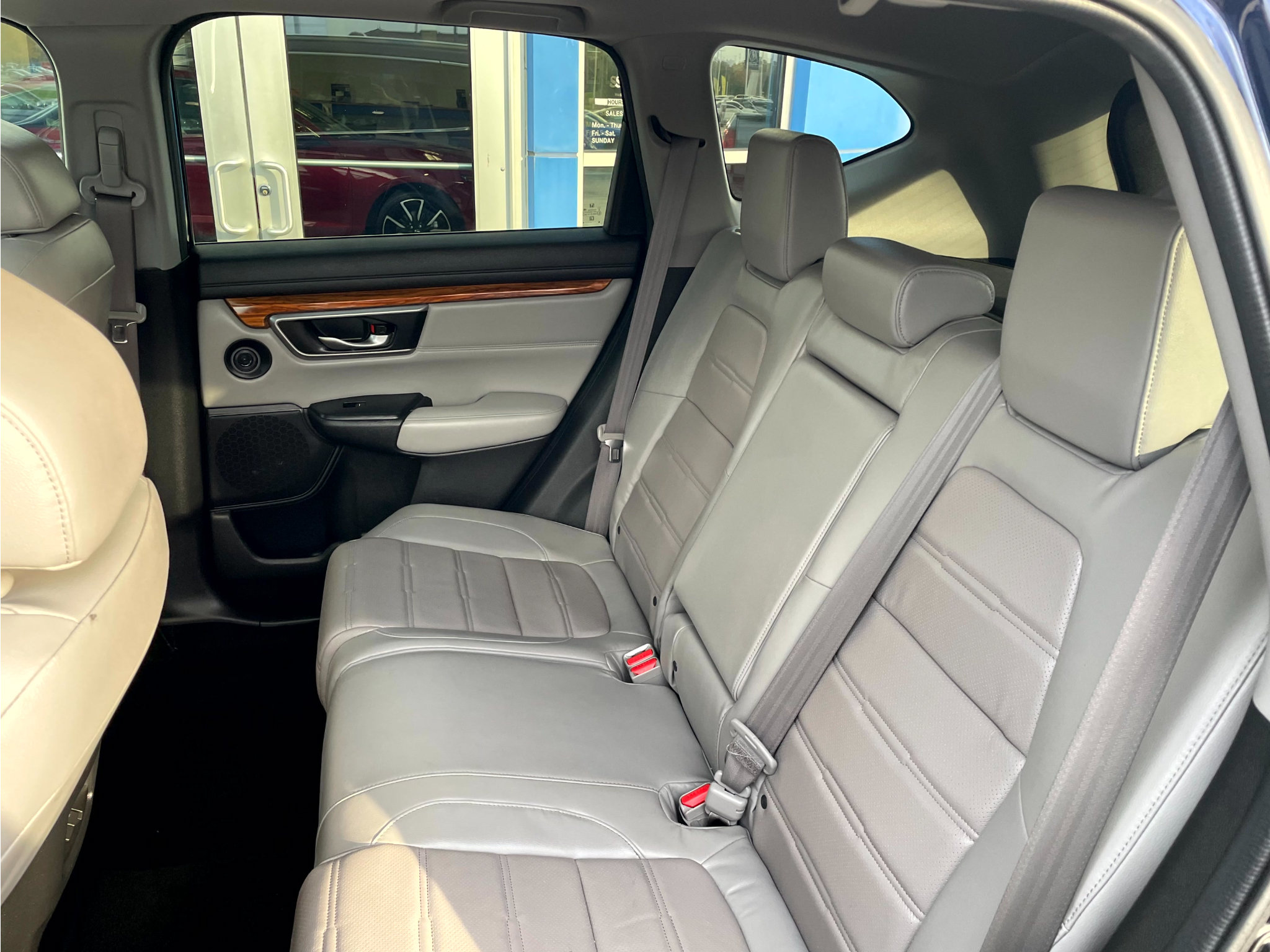 Used 2018 Honda CR-V Touring image 9