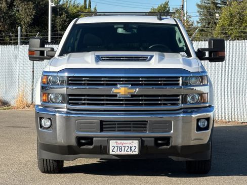 Used 2017 Chevrolet Silverado 2500 LT w/ LT Convenience Package AWD/4WD image 8