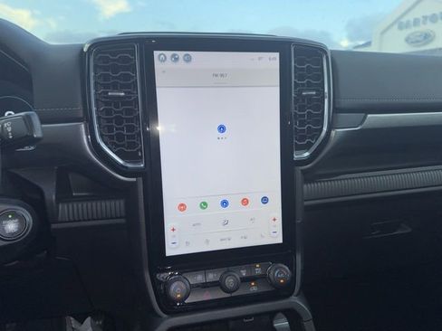 Used 2024 Ford Ranger Lariat w/ FX4 Off-Road Package image 11