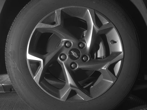 Used 2025 Chevrolet Trax LT FWD image 13