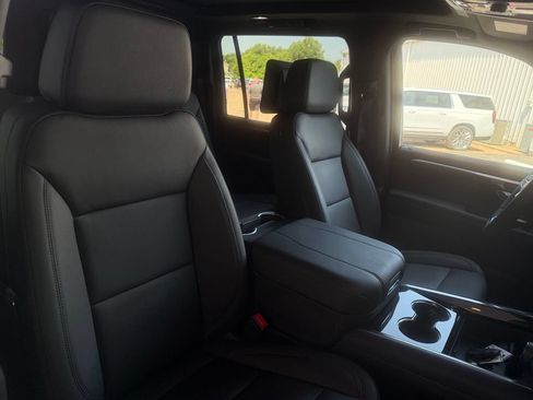 New 2026 Chevrolet Suburban Z71 w/ Z71 Off-Road Package AWD/4WD image 15