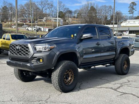 Used 2023 Toyota Tacoma TRD Sport image 7