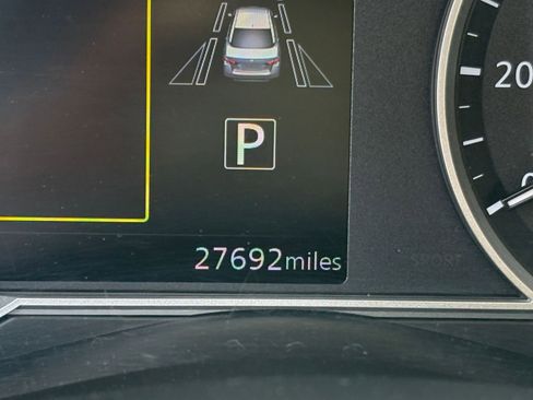 Used 2025 Nissan Versa SV FWD image 38