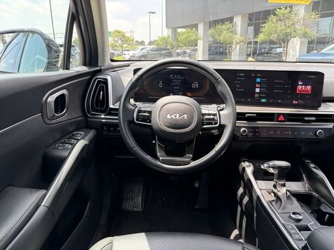 Certified 2024 Kia Sorento X-Line EX AWD/4WD image 4