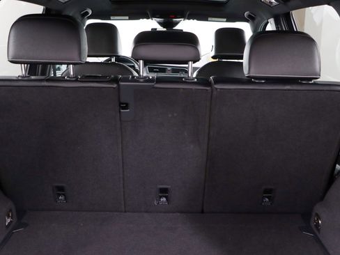 Used 2022 Volkswagen Tiguan SE R-Line image 29