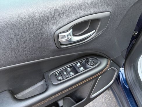 Used 2018 Jeep Compass Limited AWD/4WD image 13
