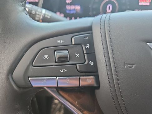 Used 2023 Cadillac Escalade Premium Luxury Platinum AWD/4WD image 28