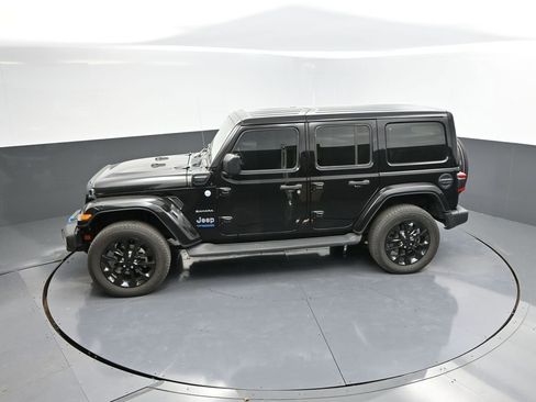 Used 2022 Jeep Wrangler Unlimited Sahara w/ Cold Weather Group image 26