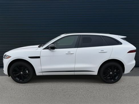 Used 2025 Jaguar F-PACE R-Dynamic S image 2