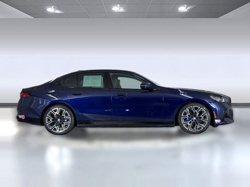 Used 2024 BMW i5 eDrive40i w/ M Sport Package RWD image 8