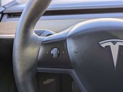 Used 2023 Tesla Model 3 Standard Range image 17