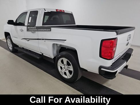 Used 2017 Chevrolet Silverado 1500 Custom w/ Custom Convenience Package RWD image 2
