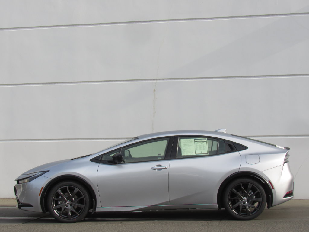 Certified 2024 Toyota Prius Prime FWD image 4