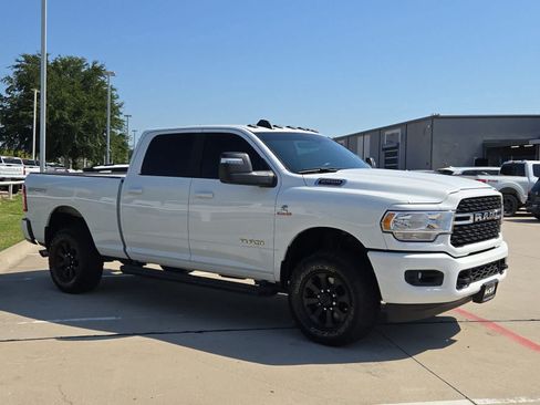 Used 2024 RAM 2500 Big Horn w/ Sport Appearance Package AWD/4WD image 8