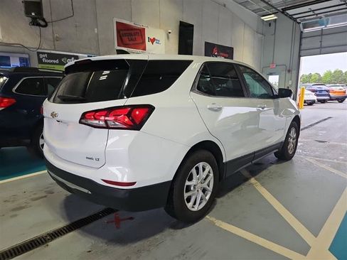 Used 2023 Chevrolet Equinox LT w/ Driver Convenience Package AWD/4WD image 9
