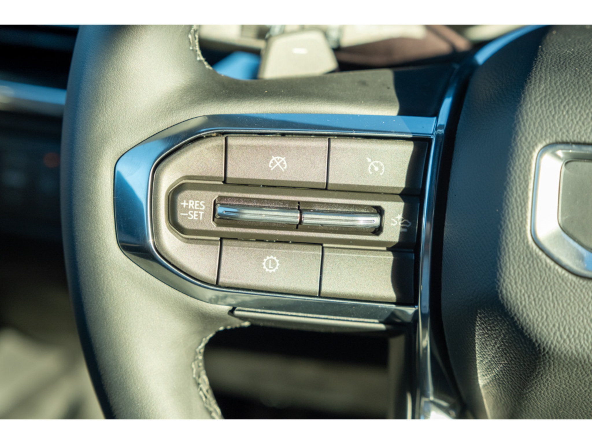 New 2027 GMC Acadia Elevation w/ Elevation Premium Package FWD image 18