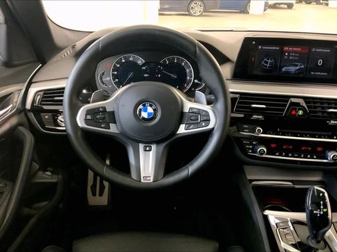 Used 2019 BMW 530i xDrive w/ M Sport Package image 5