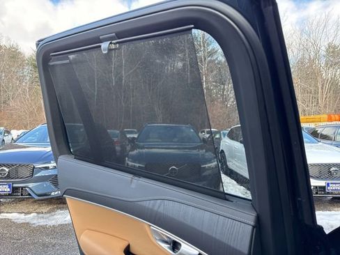 Certified 2024 Volvo XC90 T8 Ultimate w/ Protection Package image 32