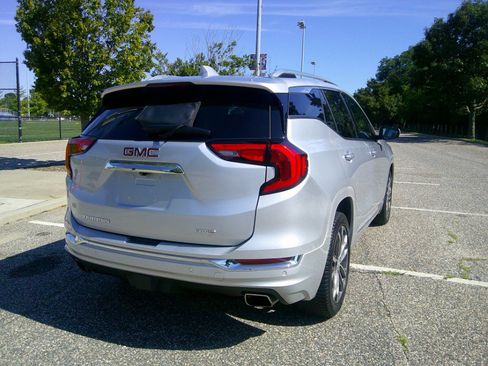 Used 2020 GMC Terrain Denali w/ Denali Premium Package AWD/4WD image 14