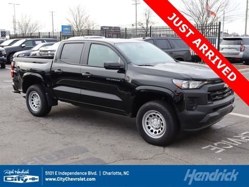 Used 2026 Chevrolet Colorado W/T w/ Advanced Trailering Package image 1