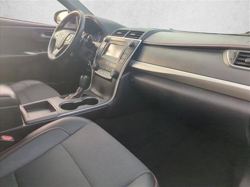 Used 2017 Toyota Camry SE image 21