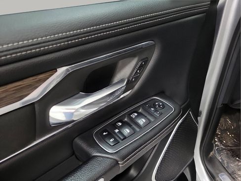 Used 2019 RAM 1500 Laramie image 7