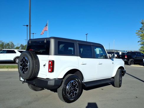 New 2025 Ford Bronco Outer Banks image 3