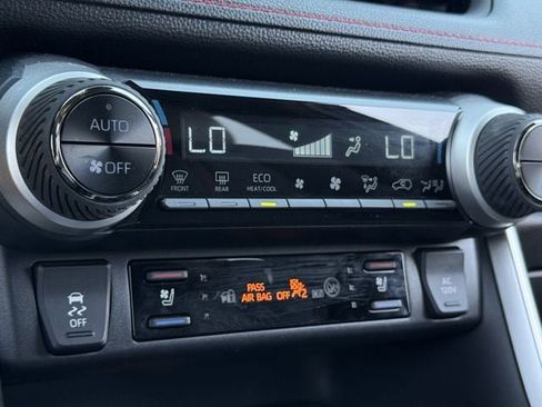 Used 2025 Toyota RAV4 XSE w/ Premium Package image 21