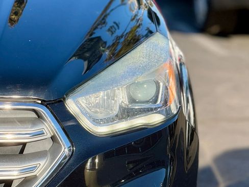 Used 2017 Ford Escape SE w/ SE Leather Comfort Package image 27
