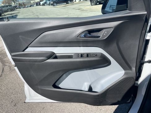 New 2027 Chevrolet Bolt LT w/ Comfort Package image 31