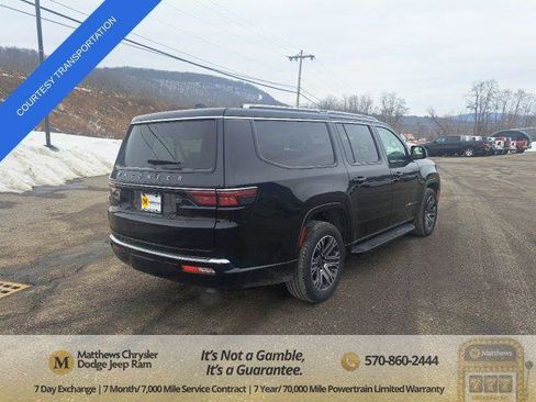 Certified 2025 Jeep Wagoneer L Series II w/ 8-pass Seating Package AWD/4WD image 5