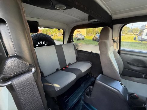 Used 2005 Jeep Wrangler Unlimited AWD/4WD image 31