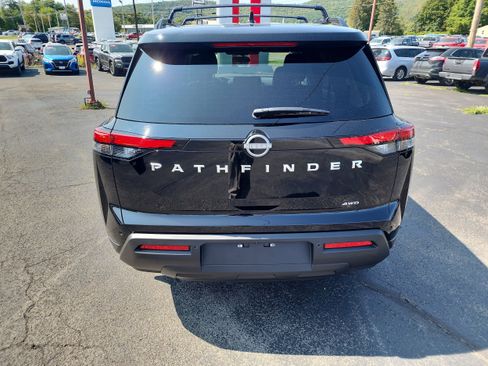 New 2025 Nissan Pathfinder SV image 7