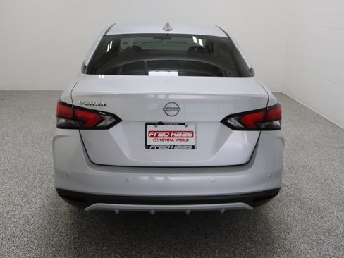 Used 2025 Nissan Versa SV w/ Trunk Package image 8
