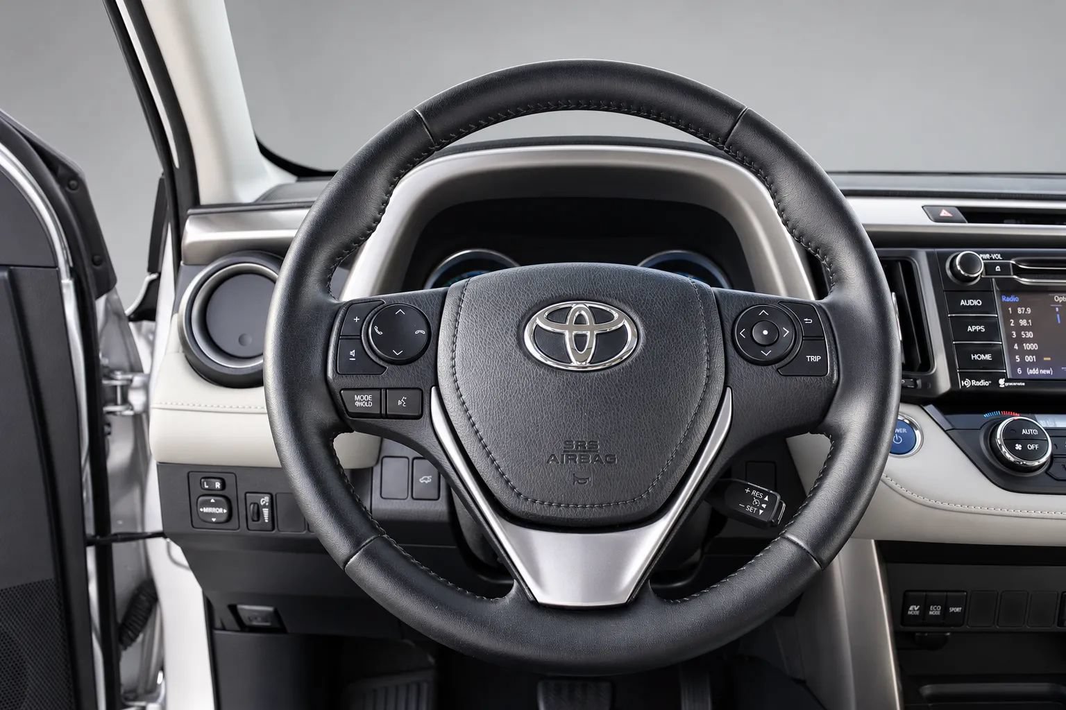 Used 2016 Toyota RAV4 XLE AWD/4WD image 16