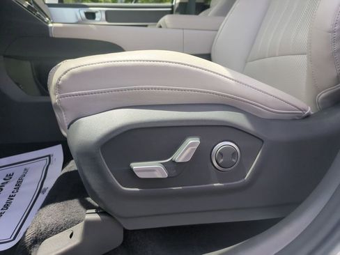 Used 2025 Hyundai Santa Fe SEL FWD image 14