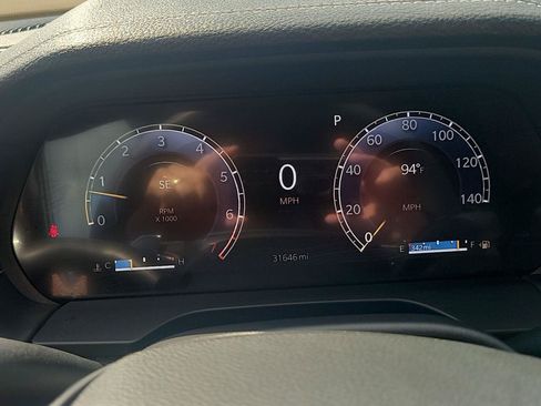 Certified 2025 Jeep Grand Cherokee L Limited w/ Luxury Tech Group II AWD/4WD image 5
